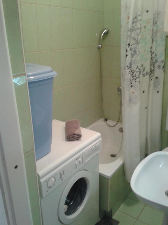 Apartma Cemo *